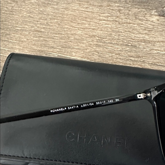 Chanel sunglasses 🕶️ polarized with case black style 5447a - Picture 4 of 9